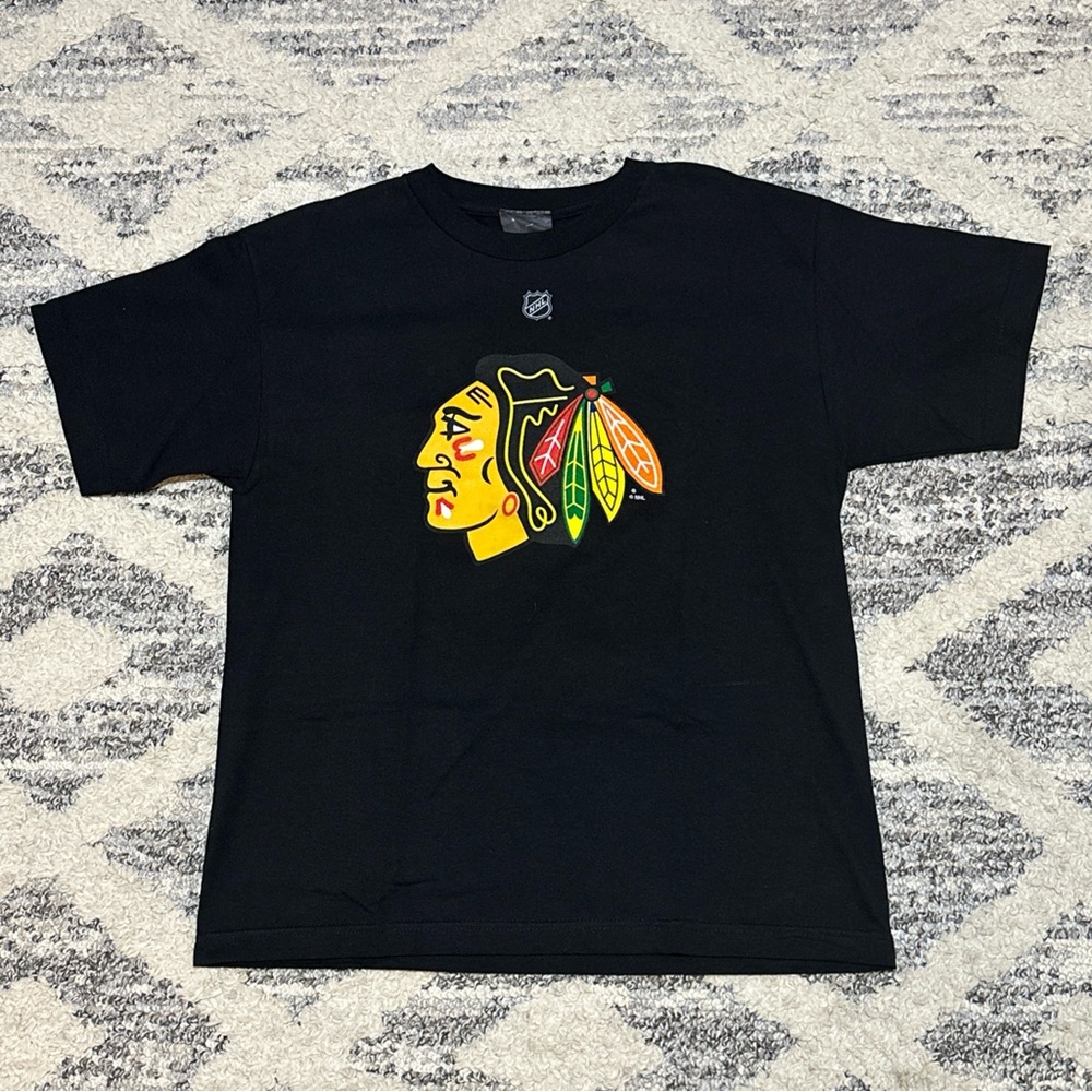 Reebok Chicago Blackhawks Jonathan Toews 19 Hockey T Shirt Youth XL Black‎